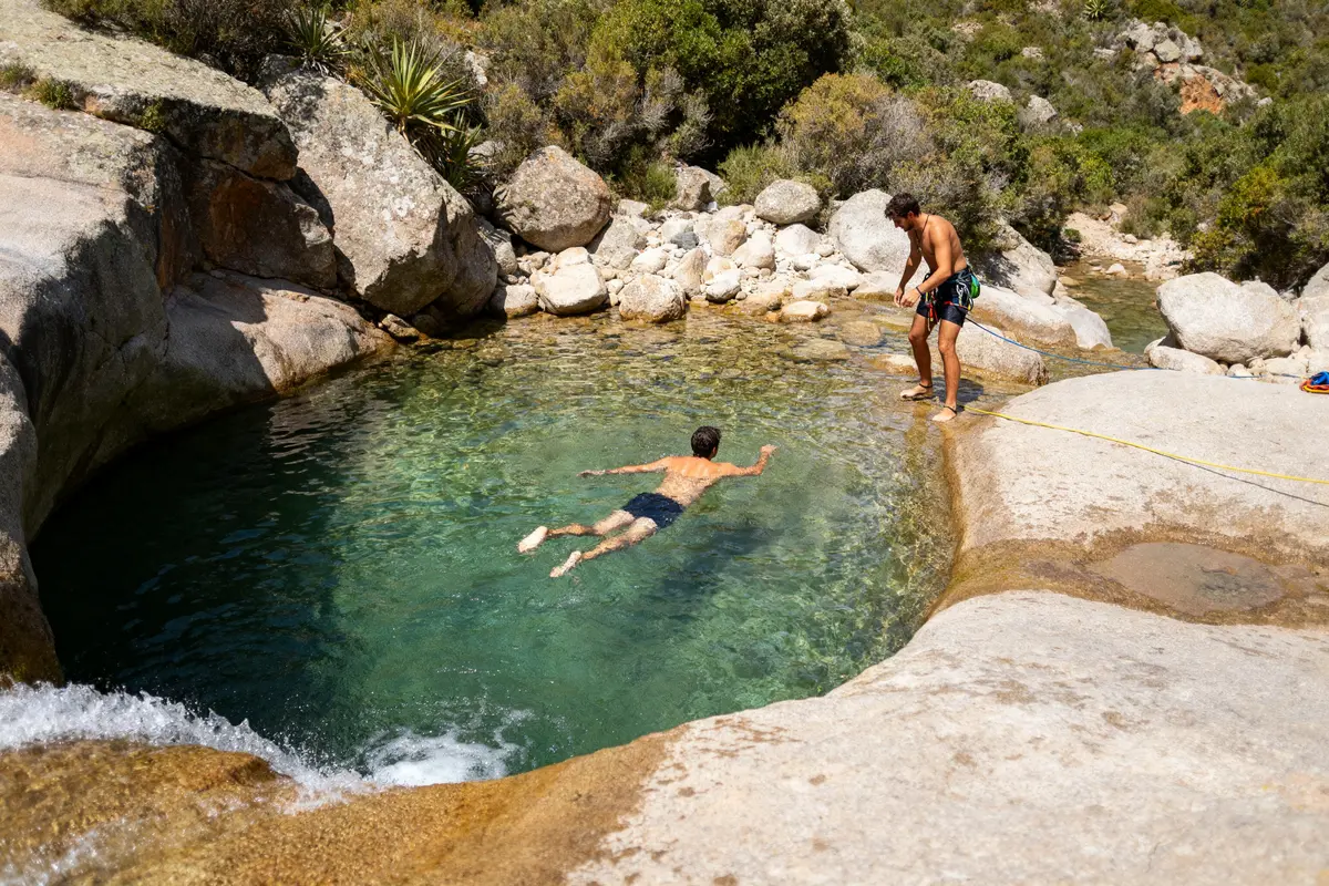 Piscines naturelles de Cavu Piscini naturali di Cavu : Guide &amp; randos