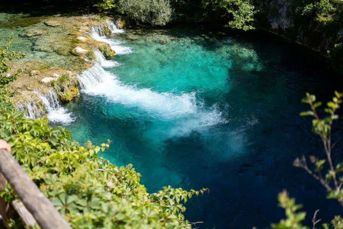 Albanie Blue Eye : Comment visiter cette source naturelle magique ?